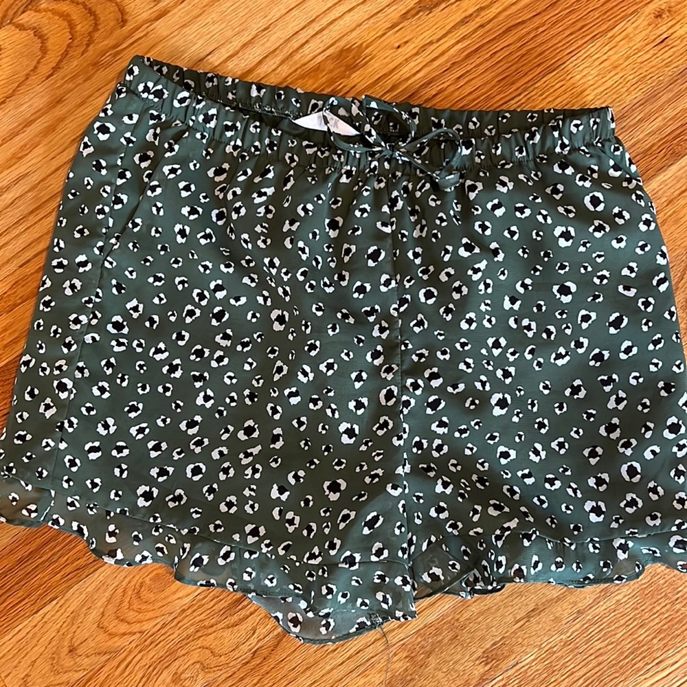 Ruffle shorts
